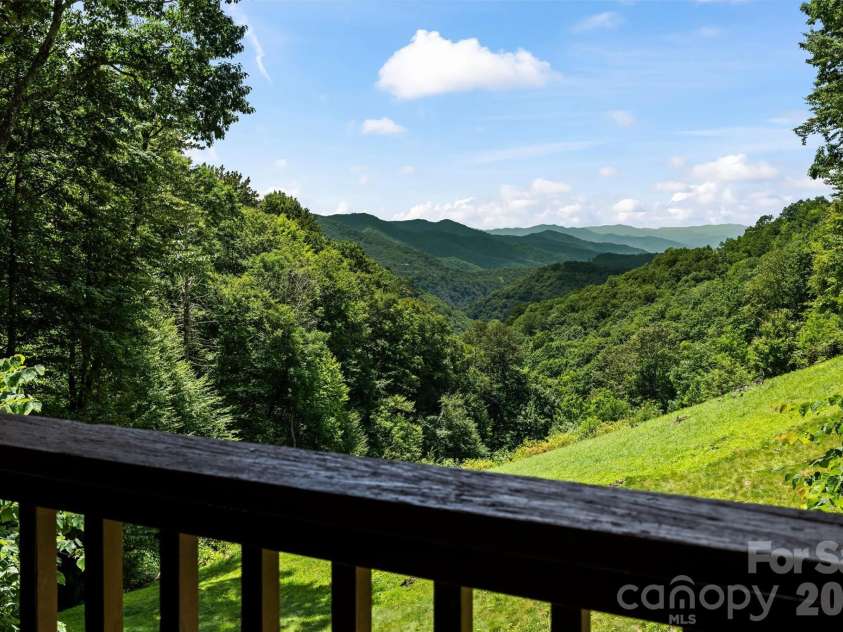 670 Parkway Drive, Maggie Valley, NC 28751.  MLS# CAR4405565, YatesRealty ID 40834. 