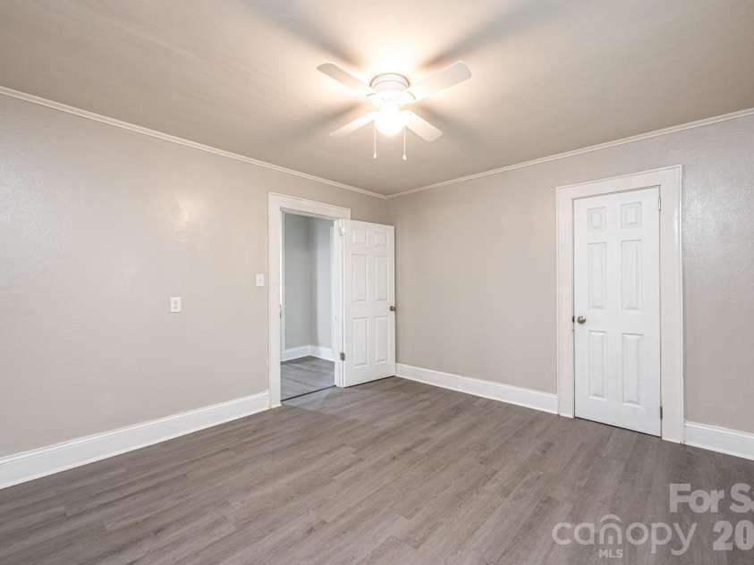 423 Davis Avenue, Newton, NC 28658.  MLS# CAR4400513, YatesRealty ID 40835. 