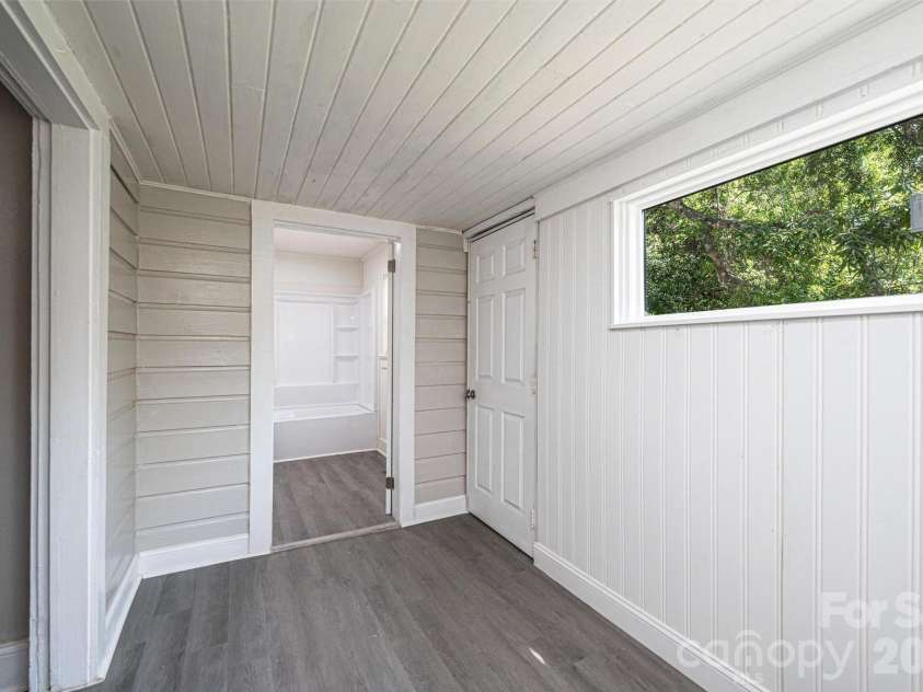 423 Davis Avenue, Newton, NC 28658.  MLS# CAR4400513, YatesRealty ID 40835. 