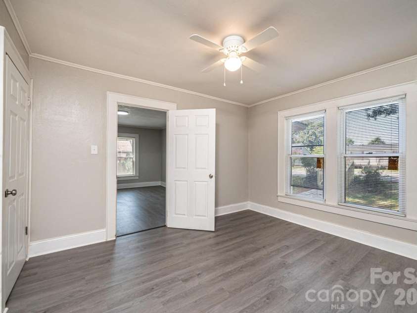 423 Davis Avenue, Newton, NC 28658.  MLS# CAR4400513, YatesRealty ID 40835. 