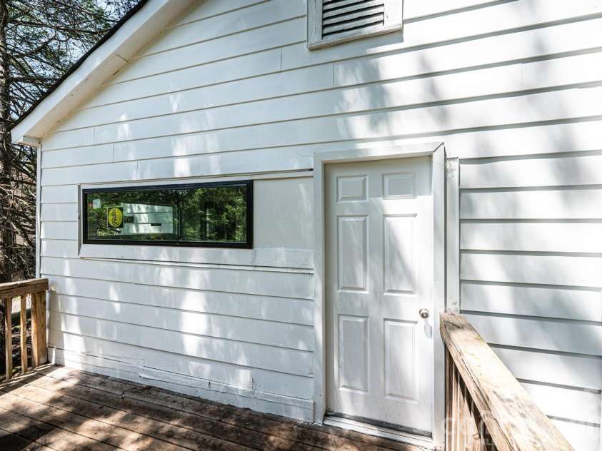 423 Davis Avenue, Newton, NC 28658.  MLS# CAR4400513, YatesRealty ID 40835. 