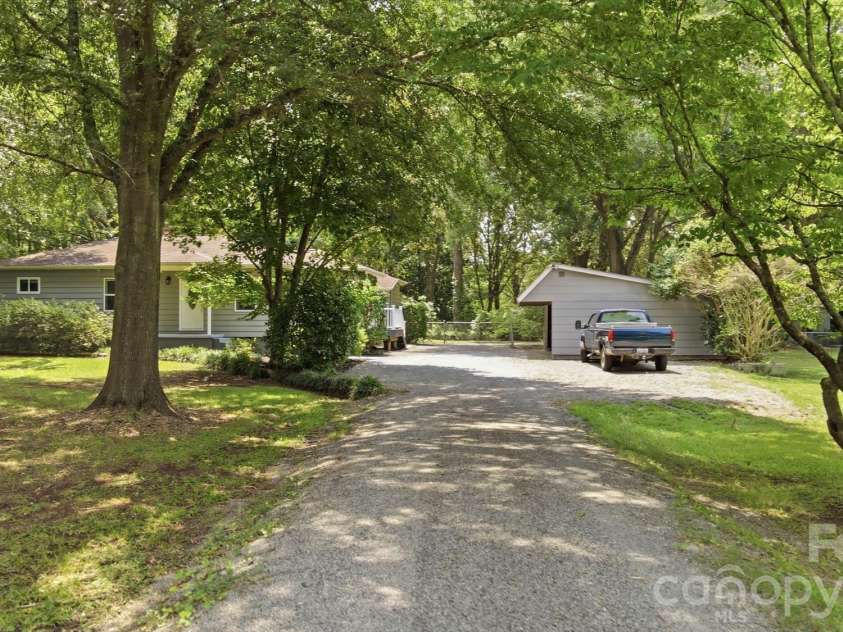 2125 Old Hickory Grove Road, Mount Holly, NC 28120.  MLS# CAR4408090, YatesRealty ID 40836. 