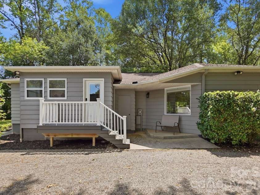 2125 Old Hickory Grove Road, Mount Holly, NC 28120.  MLS# CAR4408090, YatesRealty ID 40836. 