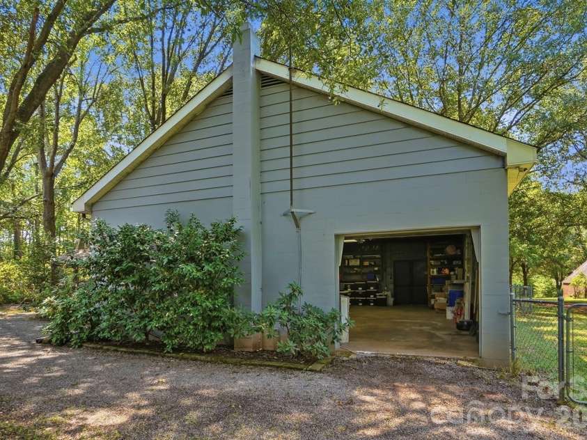 2125 Old Hickory Grove Road, Mount Holly, NC 28120.  MLS# CAR4408090, YatesRealty ID 40836. 