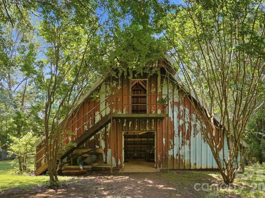 2125 Old Hickory Grove Road, Mount Holly, NC 28120.  MLS# CAR4408090, YatesRealty ID 40836. 