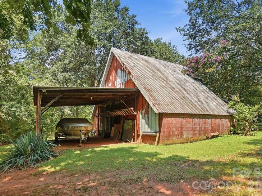 2125 Old Hickory Grove Road, Mount Holly, NC 28120.  MLS# CAR4408090, YatesRealty ID 40836. 