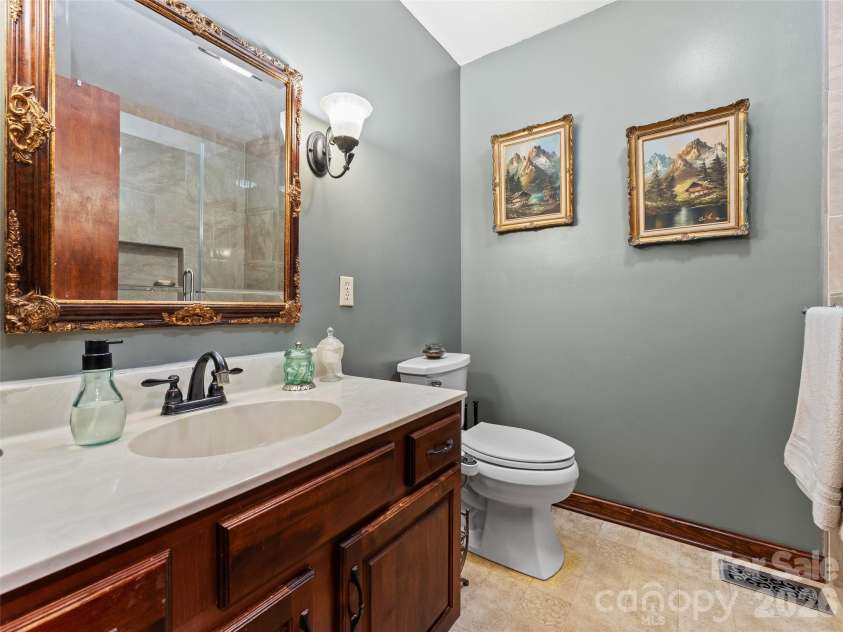 3 Westbridge Drive, Hendersonville, NC 28739.  MLS# CAR4398725, YatesRealty ID 40837. Bath 2