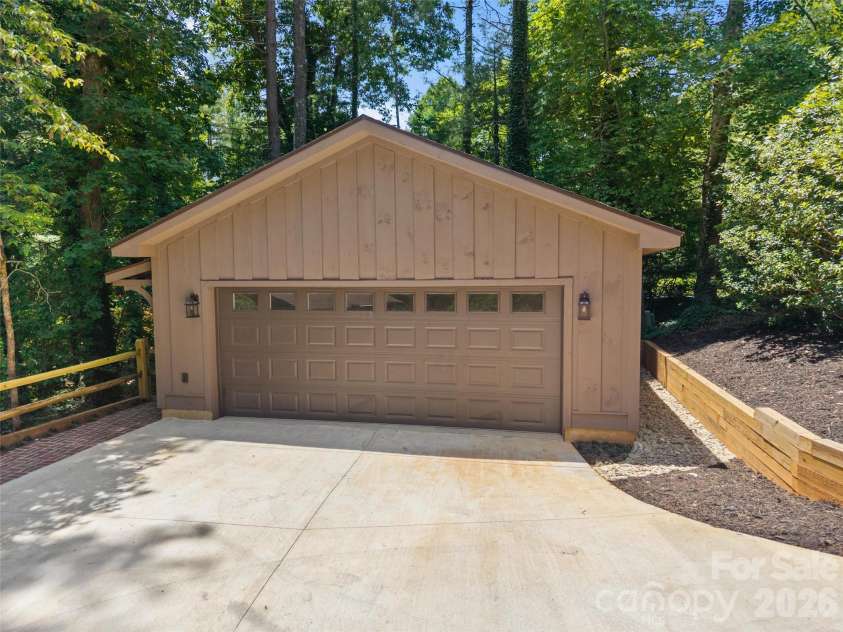 3 Westbridge Drive, Hendersonville, NC 28739.  MLS# CAR4398725, YatesRealty ID 40837. Detached Double Garage