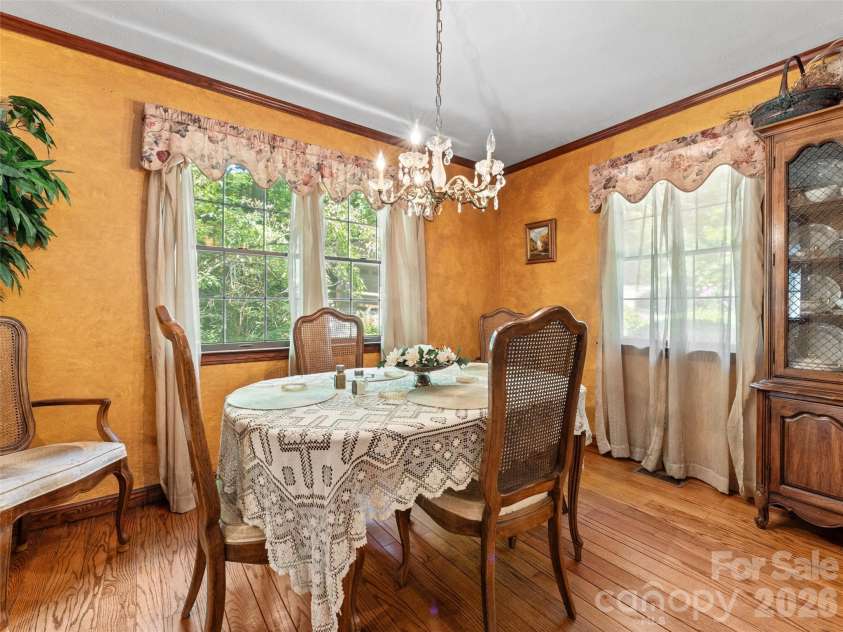 3 Westbridge Drive, Hendersonville, NC 28739.  MLS# CAR4398725, YatesRealty ID 40837. Dining Area