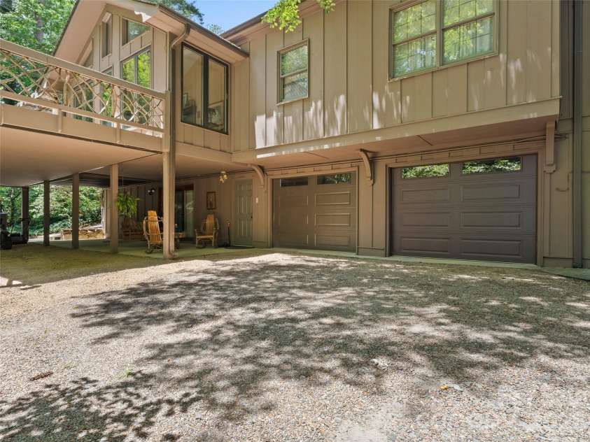 3 Westbridge Drive, Hendersonville, NC 28739.  MLS# CAR4398725, YatesRealty ID 40837. Double Garage & Covered Patio