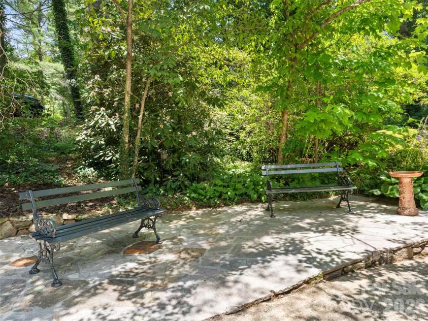 3 Westbridge Drive, Hendersonville, NC 28739.  MLS# CAR4398725, YatesRealty ID 40837. Outdoor Respite