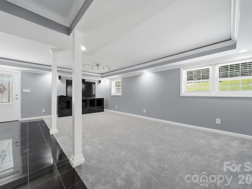 1401 Southwest Boulevard, Newton, NC 28658.  MLS# CAR4395509, YatesRealty ID 40838. 