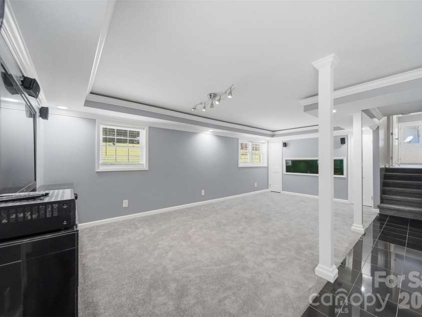1401 Southwest Boulevard, Newton, NC 28658.  MLS# CAR4395509, YatesRealty ID 40838. 