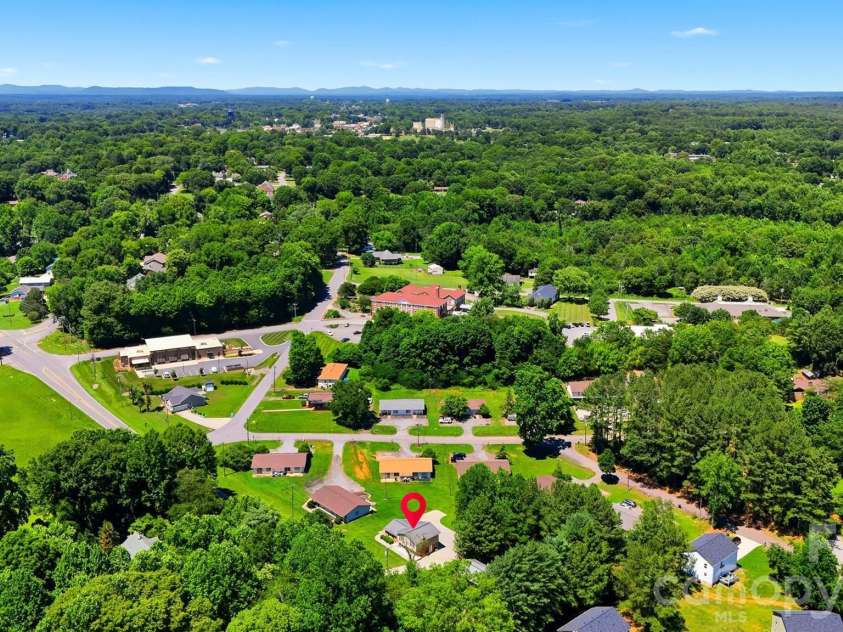 1401 Southwest Boulevard, Newton, NC 28658.  MLS# CAR4395509, YatesRealty ID 40838. 