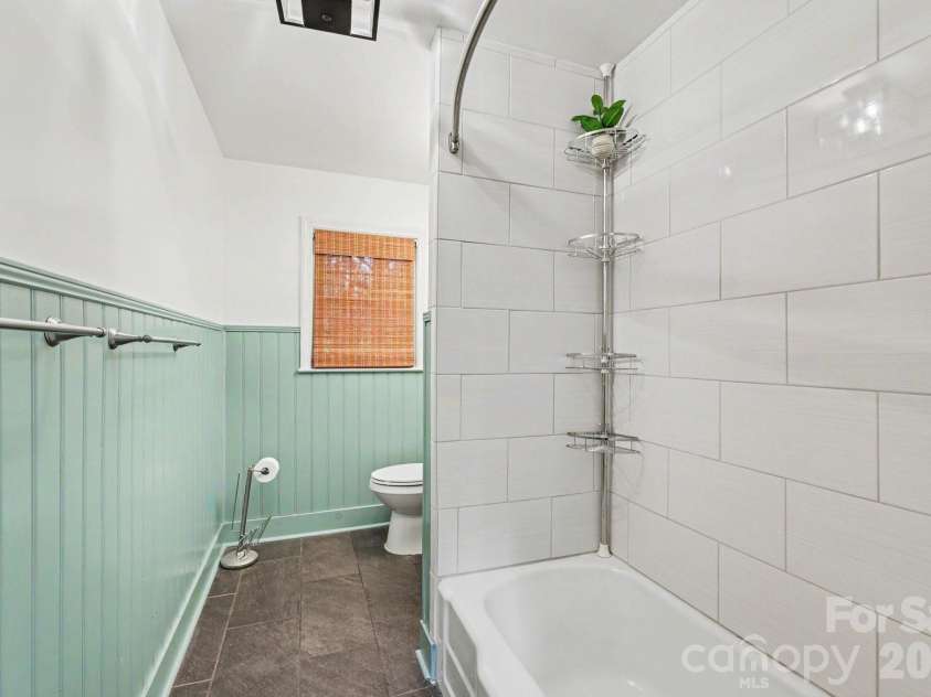 100 Malvern Court, Winston Salem, NC 27106.  MLS# CAR4397452, YatesRealty ID 40839. 