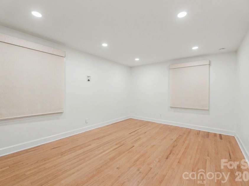 100 Malvern Court, Winston Salem, NC 27106.  MLS# CAR4397452, YatesRealty ID 40839. 