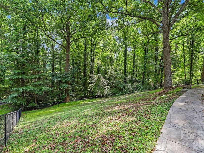 100 Malvern Court, Winston Salem, NC 27106.  MLS# CAR4397452, YatesRealty ID 40839. 