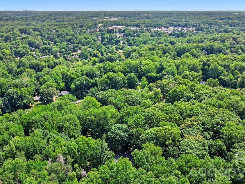 100 Malvern Court, Winston Salem, NC 27106.  MLS# CAR4397452, YatesRealty ID 40839. 