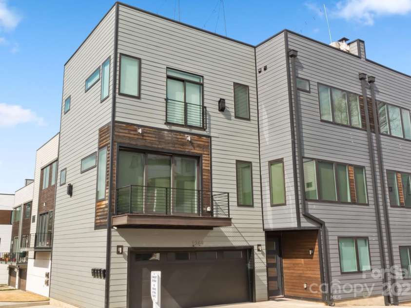 924 Westbrook Drive, Charlotte, NC 28202.  MLS# CAR4320380, YatesRealty ID 4084. 