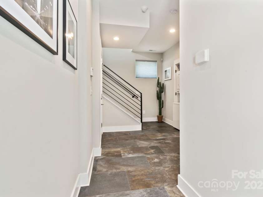 924 Westbrook Drive, Charlotte, NC 28202.  MLS# CAR4320380, YatesRealty ID 4084. 