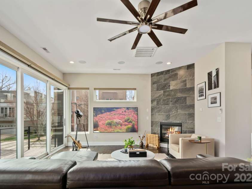 924 Westbrook Drive, Charlotte, NC 28202.  MLS# CAR4320380, YatesRealty ID 4084. 