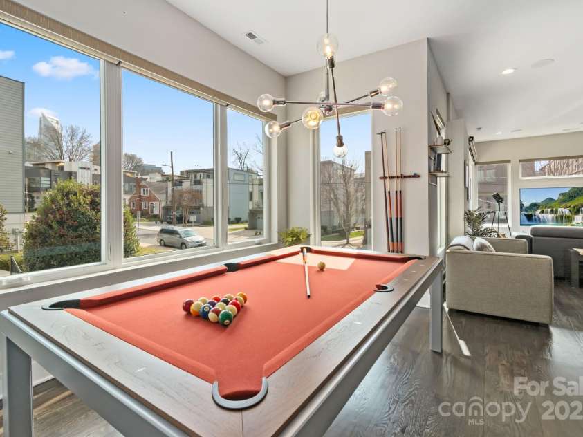 924 Westbrook Drive, Charlotte, NC 28202.  MLS# CAR4320380, YatesRealty ID 4084. 