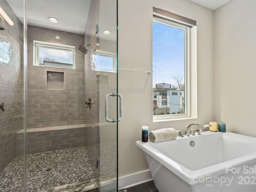 924 Westbrook Drive, Charlotte, NC 28202.  MLS# CAR4320380, YatesRealty ID 4084. 