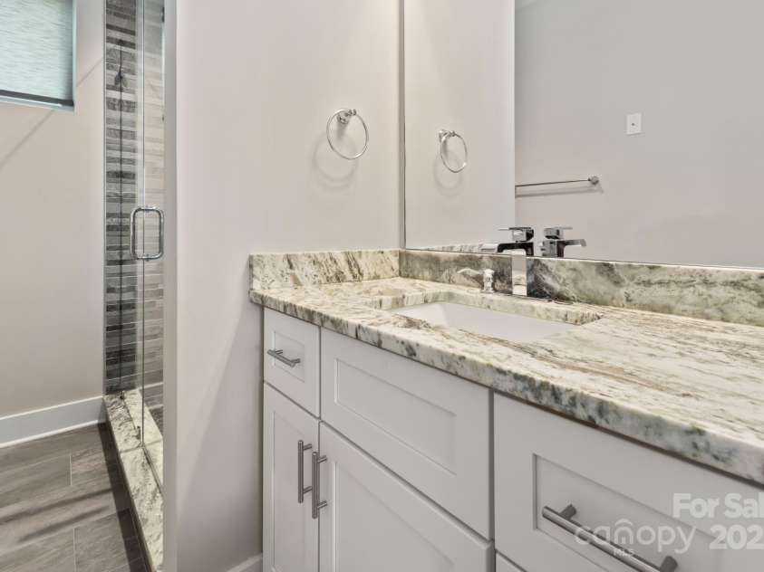 924 Westbrook Drive, Charlotte, NC 28202.  MLS# CAR4320380, YatesRealty ID 4084. 