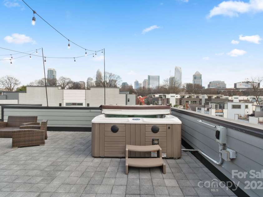 924 Westbrook Drive, Charlotte, NC 28202.  MLS# CAR4320380, YatesRealty ID 4084. 