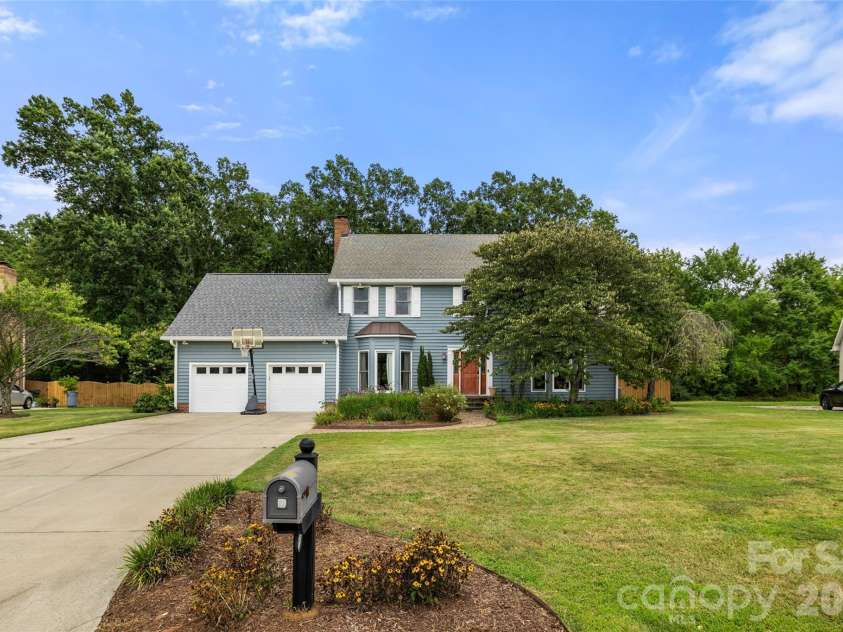 3375 Blue Jay Pass, Fort Mill, SC 29708.  MLS# CAR4401520, YatesRealty ID 40840. Front view flat lot
