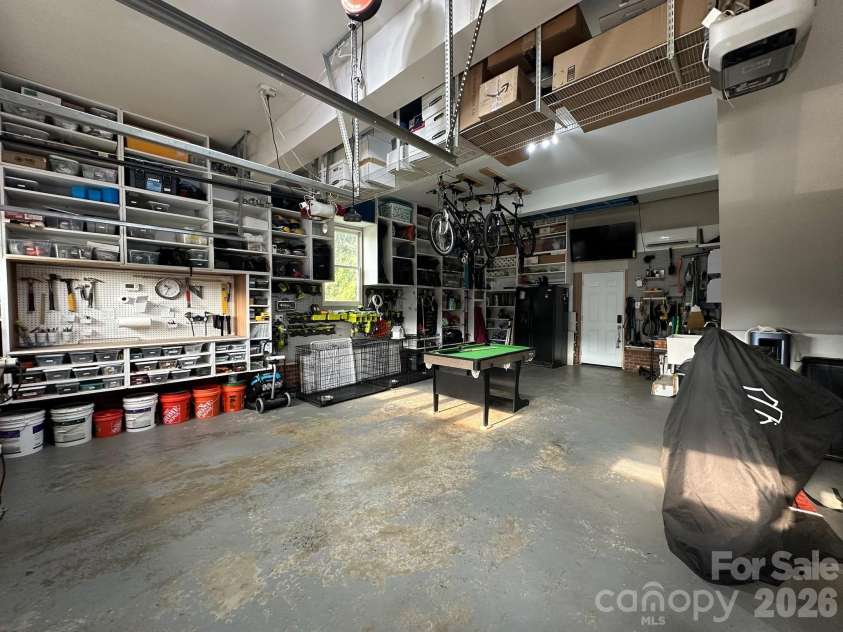 3375 Blue Jay Pass, Fort Mill, SC 29708.  MLS# CAR4401520, YatesRealty ID 40840. Huge garage with built-ins!