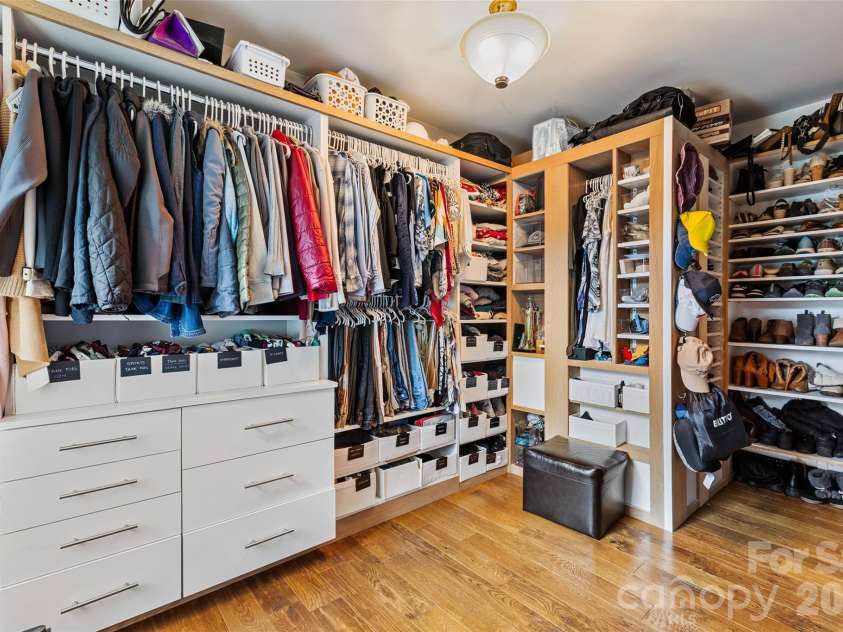 3375 Blue Jay Pass, Fort Mill, SC 29708.  MLS# CAR4401520, YatesRealty ID 40840. Large primary closet