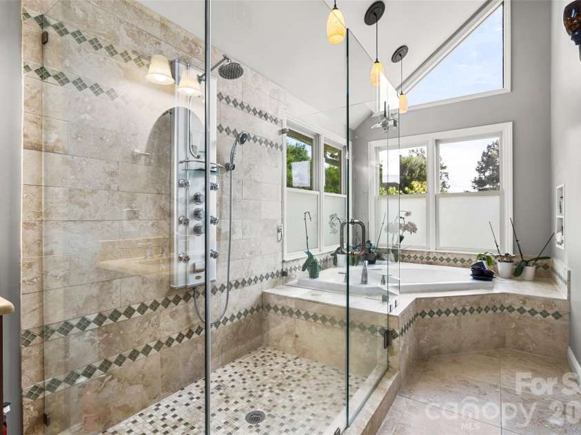 3375 Blue Jay Pass, Fort Mill, SC 29708.  MLS# CAR4401520, YatesRealty ID 40840. Luxury primary shower