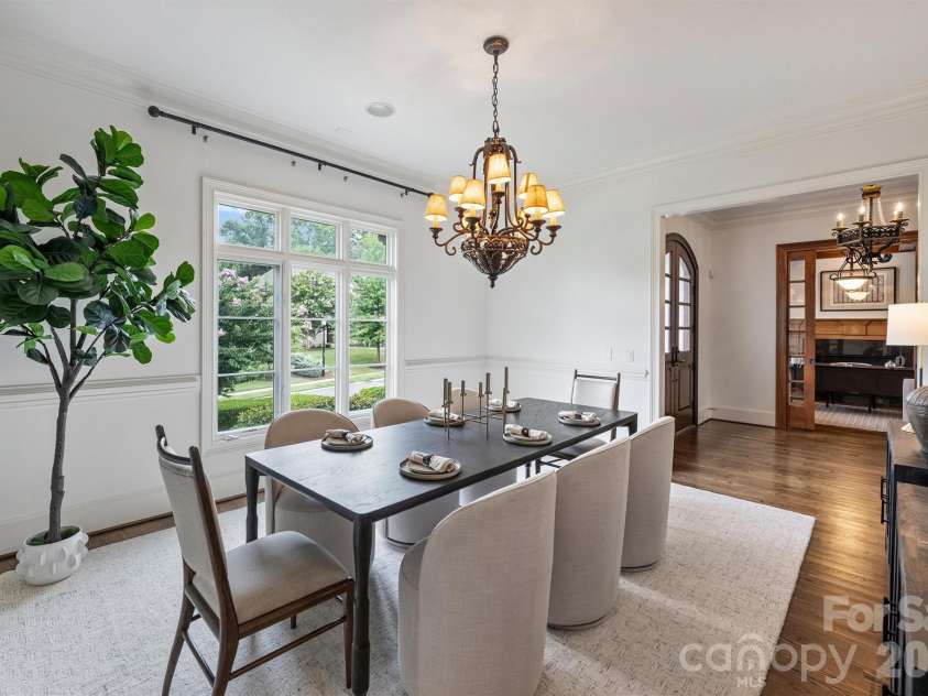 6223 Calley Glenn Lane, Charlotte, NC 28226.  MLS# CAR4385725, YatesRealty ID 40841. Great millwork