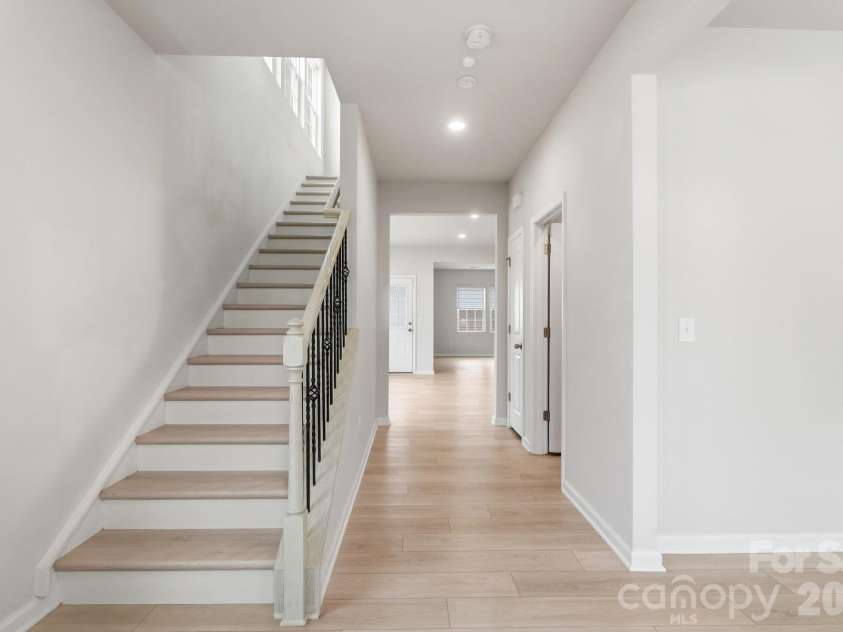 13905 Castle Nook Drive, Charlotte, NC 28273.  MLS# CAR4408305, YatesRealty ID 40843. 
