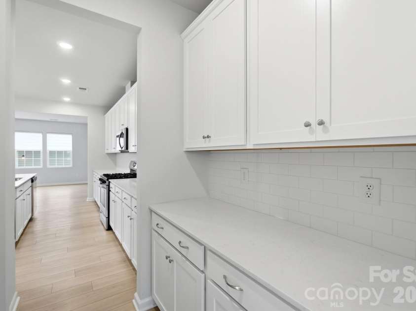 13905 Castle Nook Drive, Charlotte, NC 28273.  MLS# CAR4408305, YatesRealty ID 40843. 