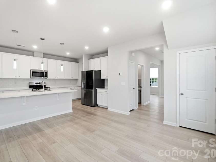 13905 Castle Nook Drive, Charlotte, NC 28273.  MLS# CAR4408305, YatesRealty ID 40843. 