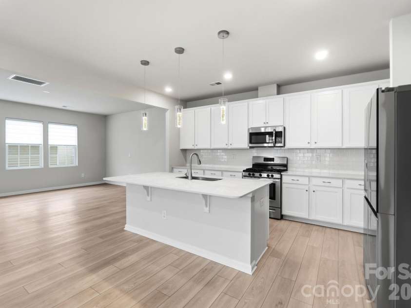 13905 Castle Nook Drive, Charlotte, NC 28273.  MLS# CAR4408305, YatesRealty ID 40843. 