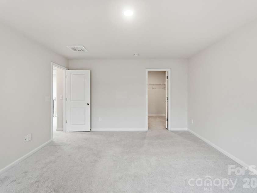13905 Castle Nook Drive, Charlotte, NC 28273.  MLS# CAR4408305, YatesRealty ID 40843. 