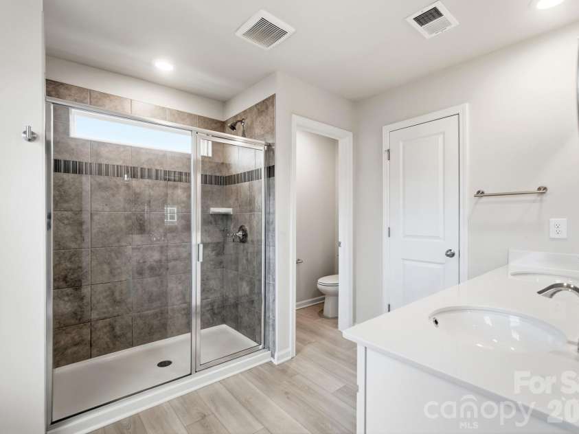 13905 Castle Nook Drive, Charlotte, NC 28273.  MLS# CAR4408305, YatesRealty ID 40843. 