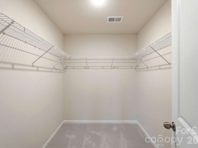 13905 Castle Nook Drive, Charlotte, NC 28273.  MLS# CAR4408305, YatesRealty ID 40843. 