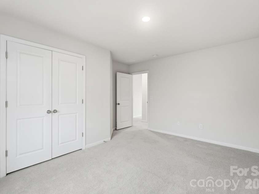 13905 Castle Nook Drive, Charlotte, NC 28273.  MLS# CAR4408305, YatesRealty ID 40843. 