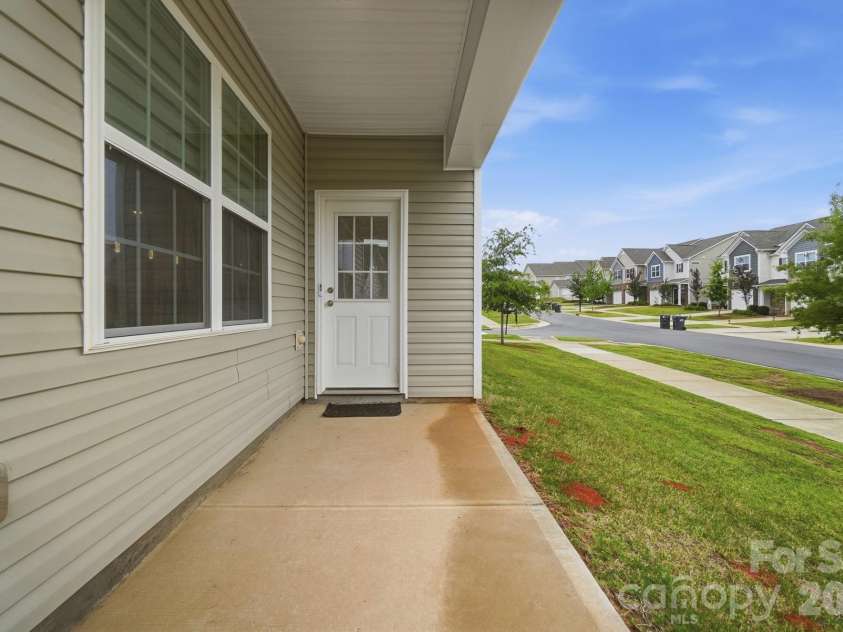 13905 Castle Nook Drive, Charlotte, NC 28273.  MLS# CAR4408305, YatesRealty ID 40843. 