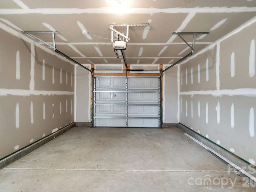 13905 Castle Nook Drive, Charlotte, NC 28273.  MLS# CAR4408305, YatesRealty ID 40843. 