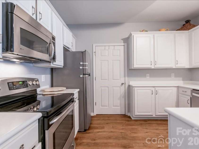 14941 Santa Lucia Drive, Charlotte, NC 28277.  MLS# CAR4408262, YatesRealty ID 40845. 