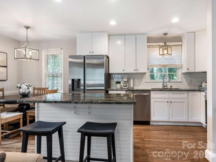 7518 Riding Trail Road, Charlotte, NC 28212.  MLS# CAR4409300, YatesRealty ID 40847. 
