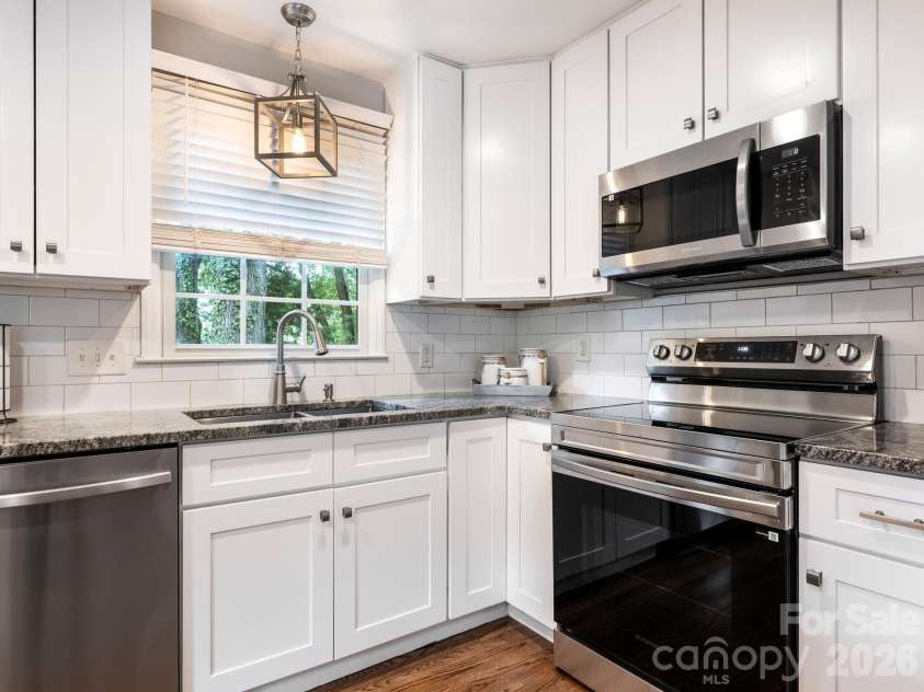 7518 Riding Trail Road, Charlotte, NC 28212.  MLS# CAR4409300, YatesRealty ID 40847. 