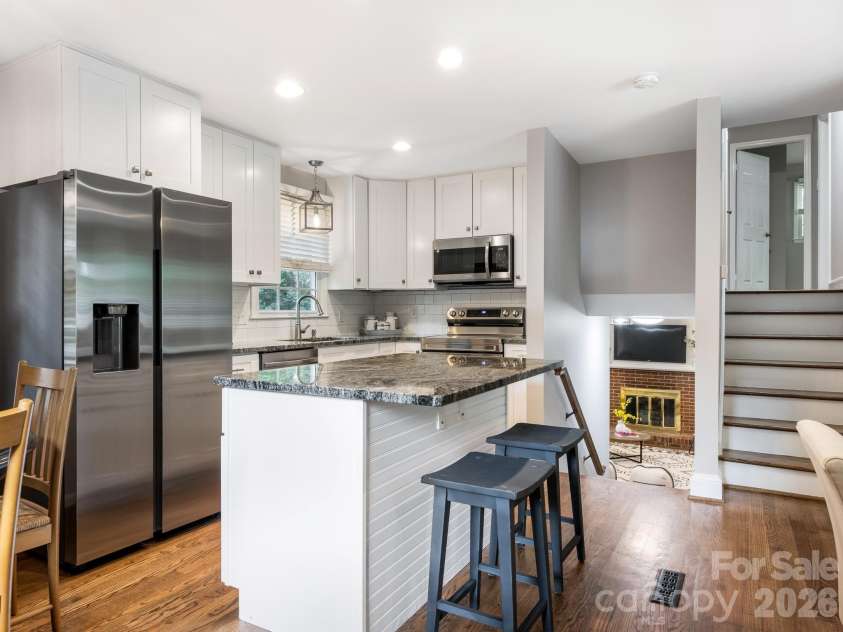 7518 Riding Trail Road, Charlotte, NC 28212.  MLS# CAR4409300, YatesRealty ID 40847. 