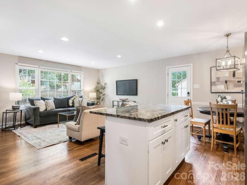 7518 Riding Trail Road, Charlotte, NC 28212.  MLS# CAR4409300, YatesRealty ID 40847. 