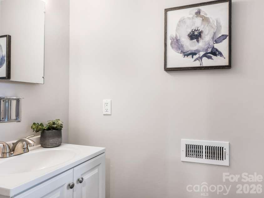 7518 Riding Trail Road, Charlotte, NC 28212.  MLS# CAR4409300, YatesRealty ID 40847. 